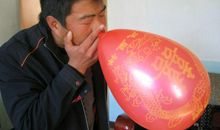 吹爆气球