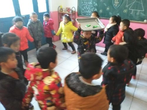 一个特殊的糖果抢夺游戏