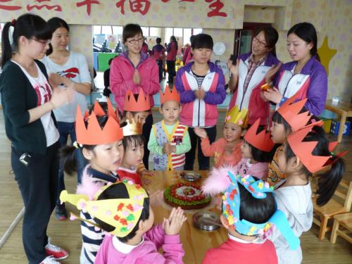 集体生日聚会