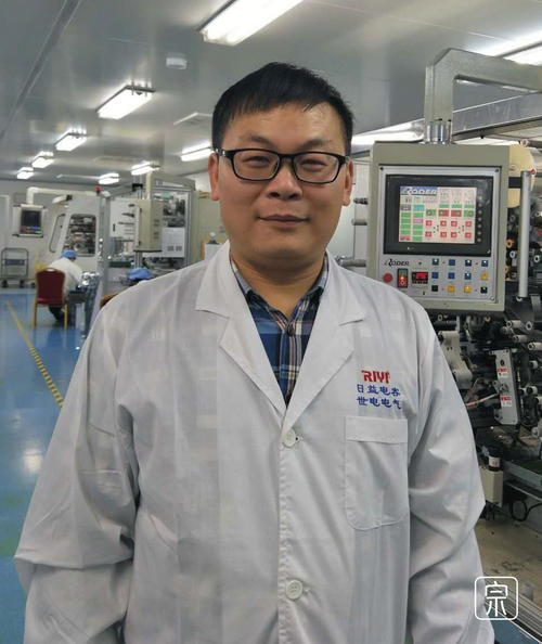 回首充满情意
