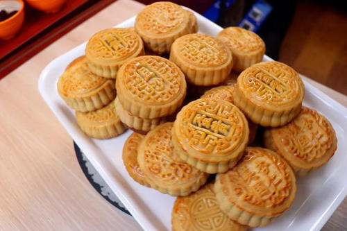 爱藏在月饼中