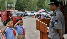 我最敬佩的保安叔叔