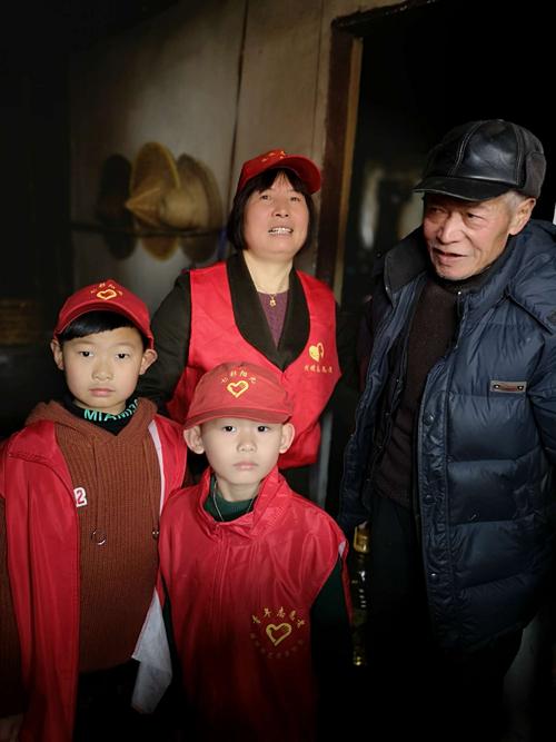 我阳光明媚的爷爷