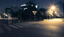 站在人生的十字路口