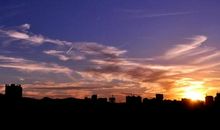 她的笑那么孤独