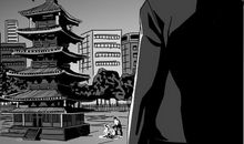 操场上游荡的那个人