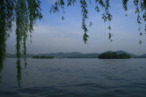 前往西湖山