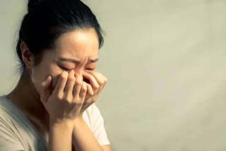 这个人真的很爱哭