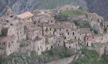 一场废墟上的足球赛