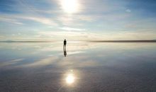 湖面上映照的是心