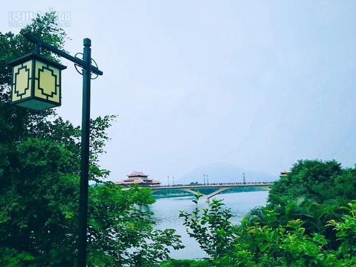 用心“读”另一种爱