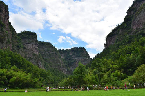 游船岩十九峰