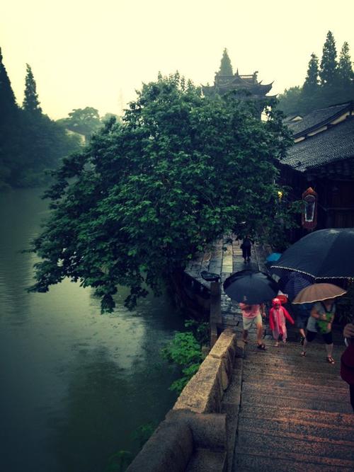 讨厌的雨
