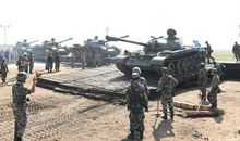 山坳里头看龙灯