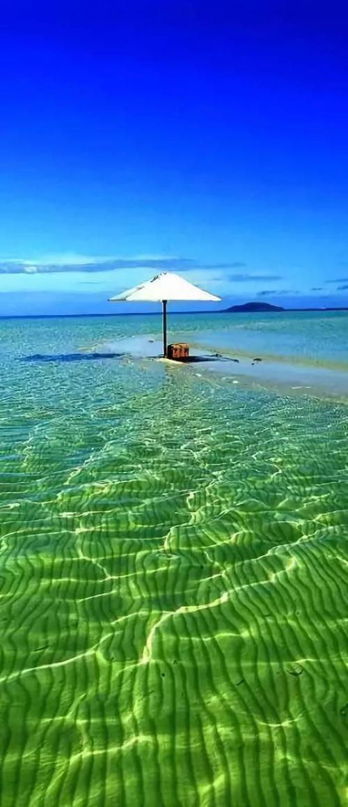 眼睛像大海一样美丽