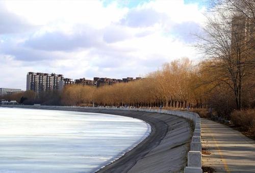 东河