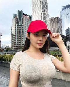 不禁鼓掌