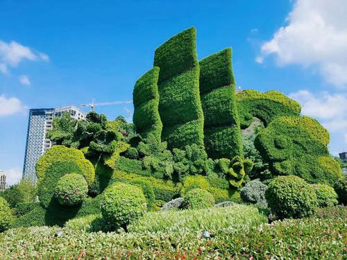 四个季节的花坛