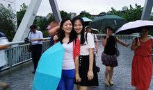 带着微笑，一路前行