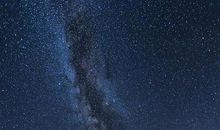 深夜那盏灯还在亮着