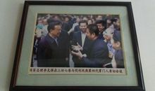 行走在街头巷尾中