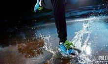 雨中的奔跑