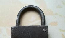 一把旧铁锁