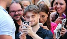 等待笑容重现时