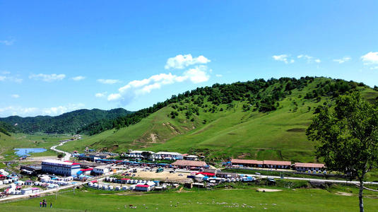 美丽的关山牧场