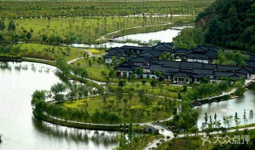 在东吴公园漫步
