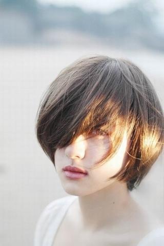 嘿看看这个阳光明媚的女孩