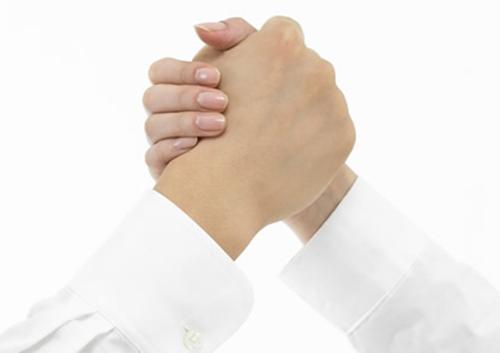 有趣的手腕摔跤