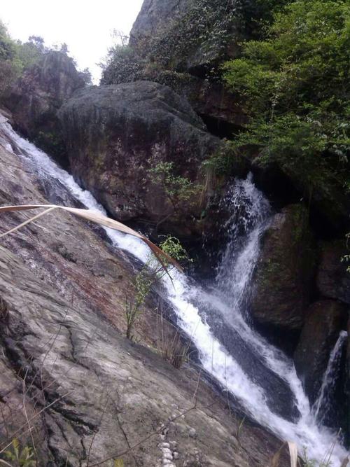 爬碧龙峡
