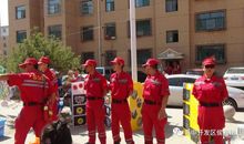 品尝美味佳肴享受快乐童年