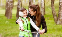 妈妈教我学骑自行车