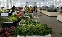 热闹的“菜市场”