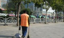 关于校园清洁工的作文