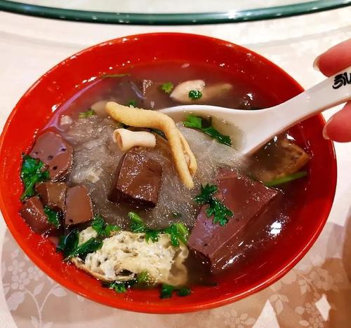一碗鸭血粉丝汤