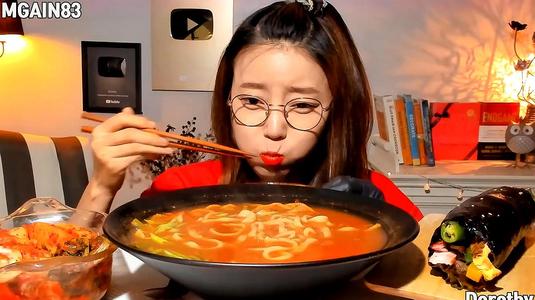“美食家”姐姐