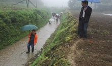 难忘那雨中的温暖