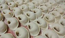 把春节包进饺子里