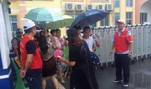 校门口的义工队