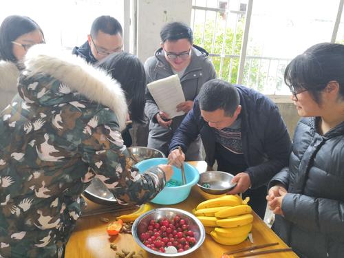 活跃的弹球比赛