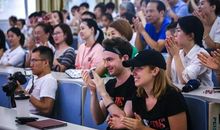 自信为成功添一抹亮色