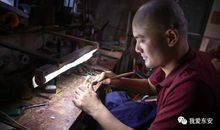 身残志坚的补鞋人