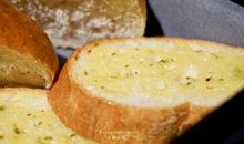 烛光下的热牛奶