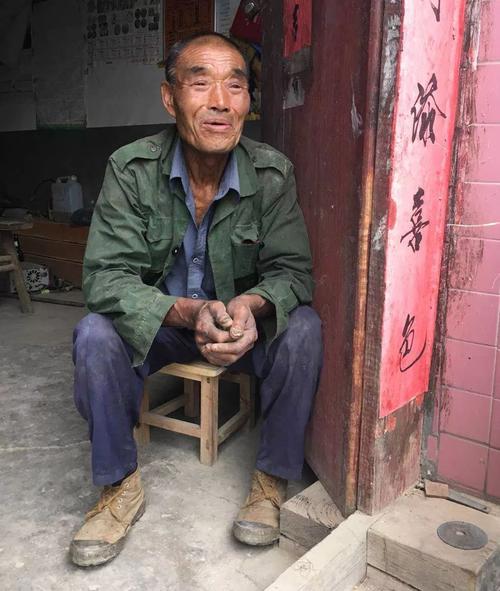 我佩服父亲的手