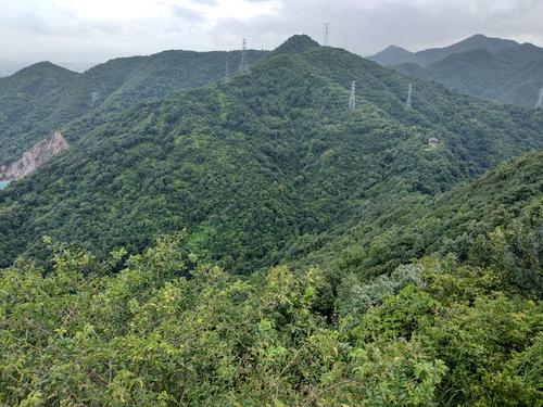 初冬时石山