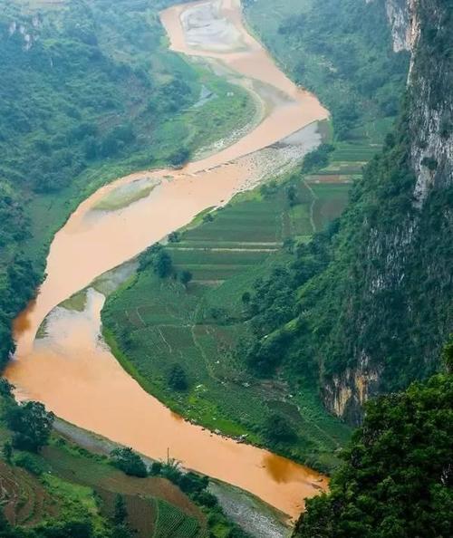 尼祖河大峡谷之旅