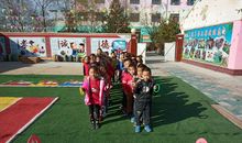 有趣的障碍接力赛